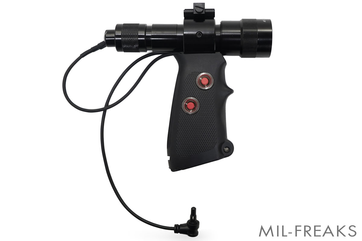 SHEKKIN GEARS デルタフォース Gangsta Grip カスタム グリップライト + SureFireタイプ 660ライトセット