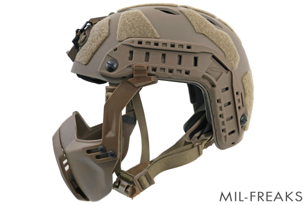 TMC Ops-Coreタイプ FAST SF ヘルメット + Ops-Coreタイプ MANDIBLE フェイスガードセット TAN