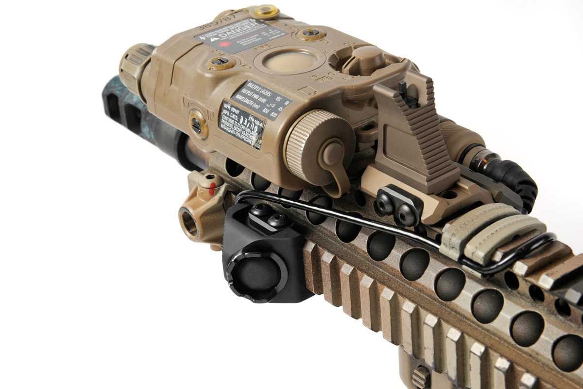 UNITY Hot Button 20mm ピカティニーレール SureFire ライトジャック用 │ ミリタリーショップ MILFREAKS 通販